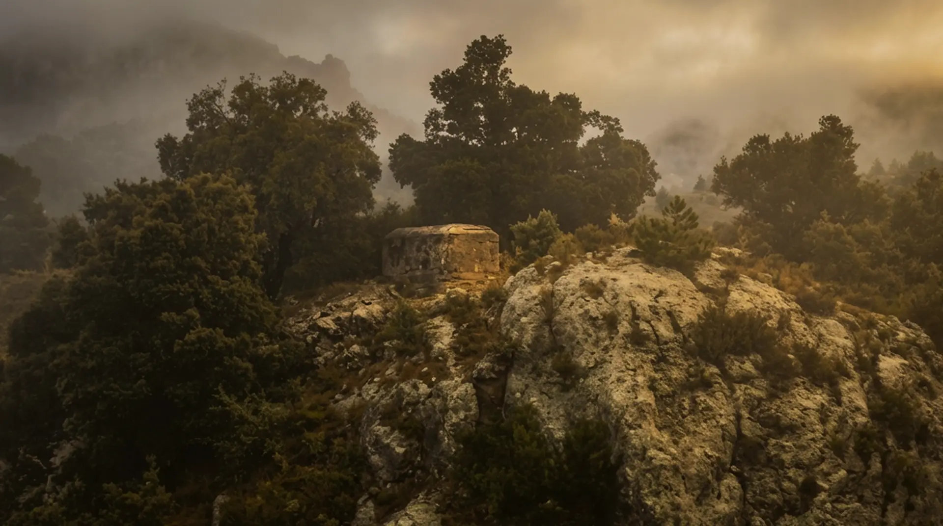 Châteaux and castles